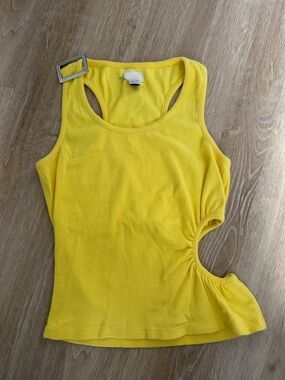 2000s yellow cut out buckle top